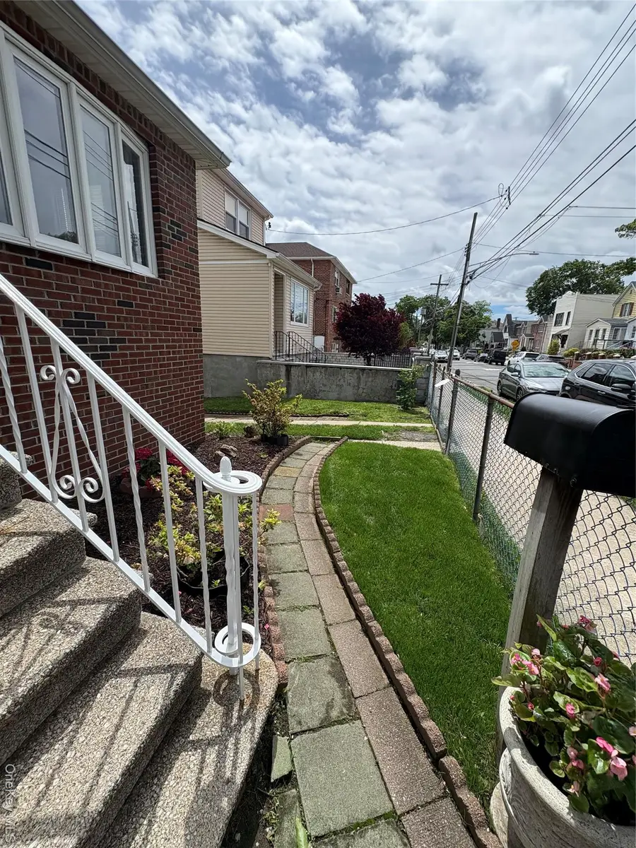 840 Hollywood Avenue, Bronx, NY 10465 - Image #3