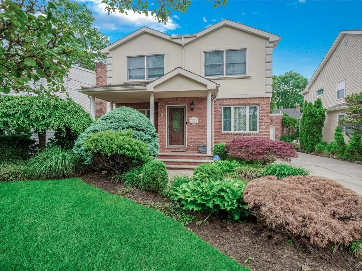 18 Ashland Avenue, New Hyde Park, NY 11040 - Image #1