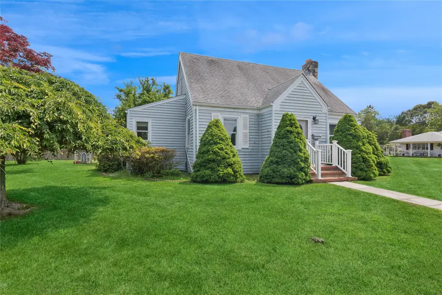 1295 Washington Avenue, Greenport, NY 11944 - Image #2