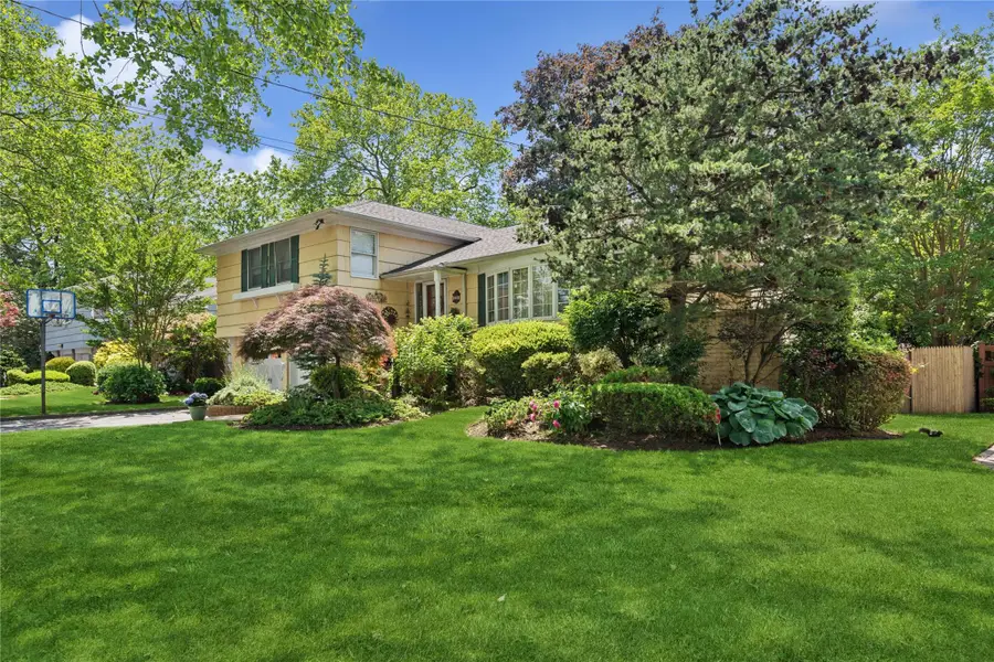 221 Somerset Drive, Hewlett, NY 11557 - Image #2