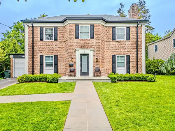 8 Stuyvesant Place, Lawrence, NY 11559