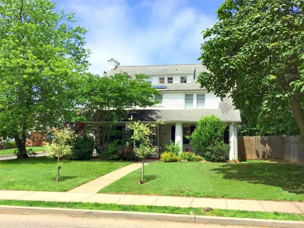 876 Woodmere Place, Woodmere, NY 11598