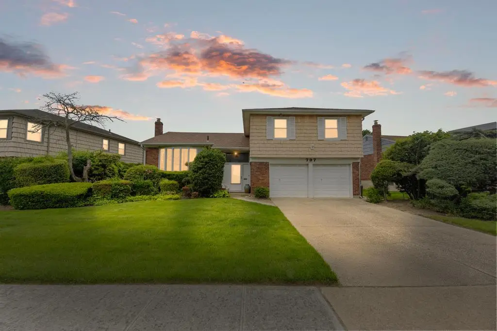 797 Caldwell Avenue, North Woodmere, NY 11581 - Image #1