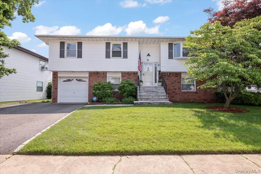 34 Dennis Lane, Bethpage, NY 11714 - Image #2
