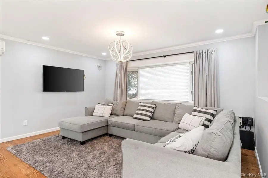 34 Dennis Lane, Bethpage, NY 11714 - Image #3