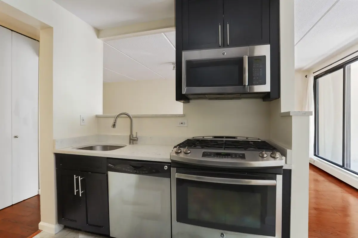 1155 Warburton Avenue #4G, Yonkers, NY 10701 - Image #1