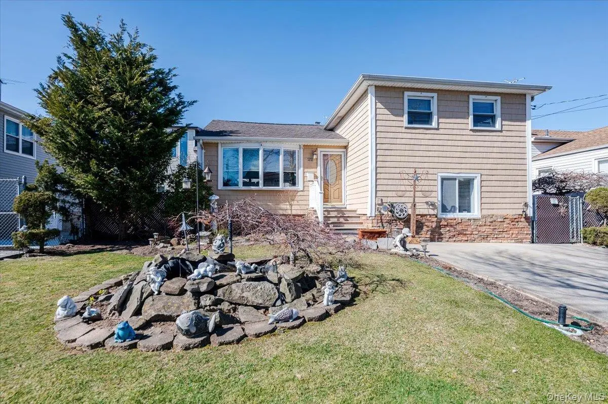 22 Cheshire Road, Inwood, NY 11096 - Image #1