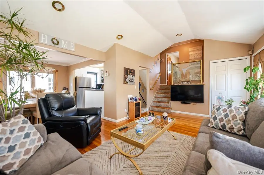 22 Cheshire Road, Inwood, NY 11096 - Image #3