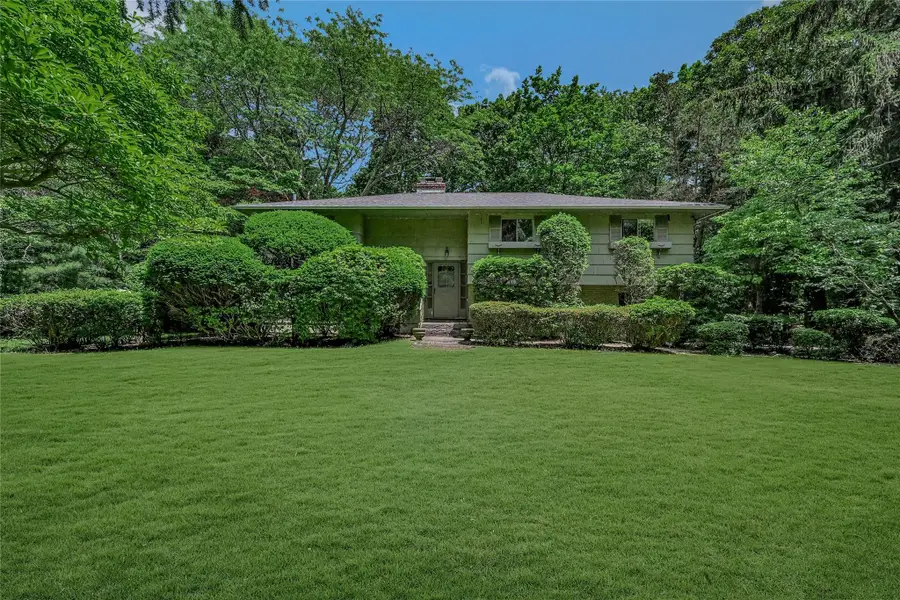 10 Moonedge Road, Northport, NY 11768 - Image #2