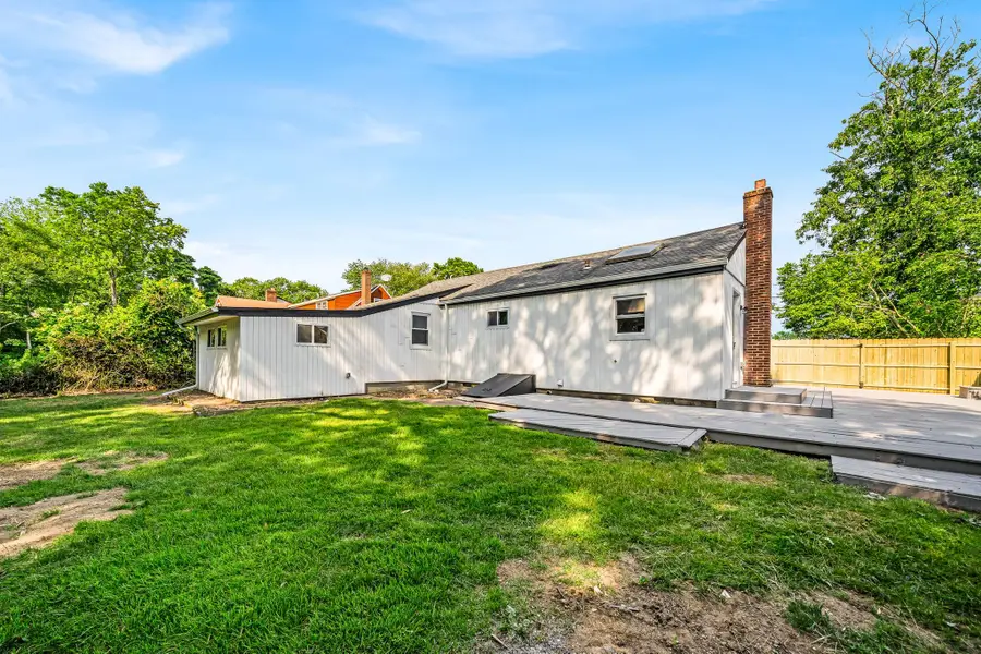 1090 Brookdale Avenue, Bay Shore, NY 11706 - Image #2