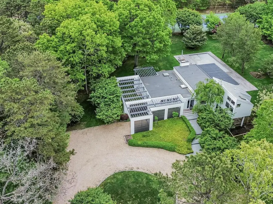 580 Hands Creek Road, East Hampton, NY 11937 - Image #2