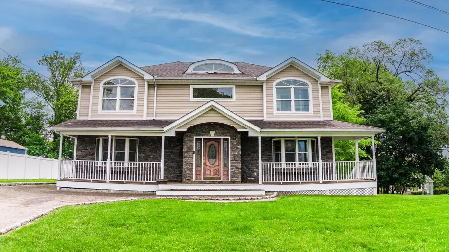 4 Brown Drive, Pearl River, NY 10965 - Image #2