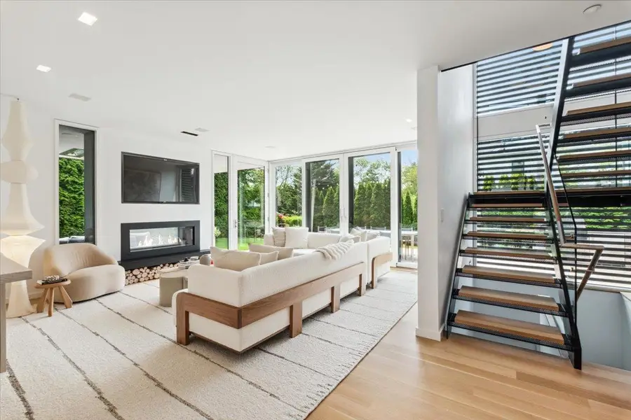 35 Halsted Place, Rye, NY 10580 - Image #3