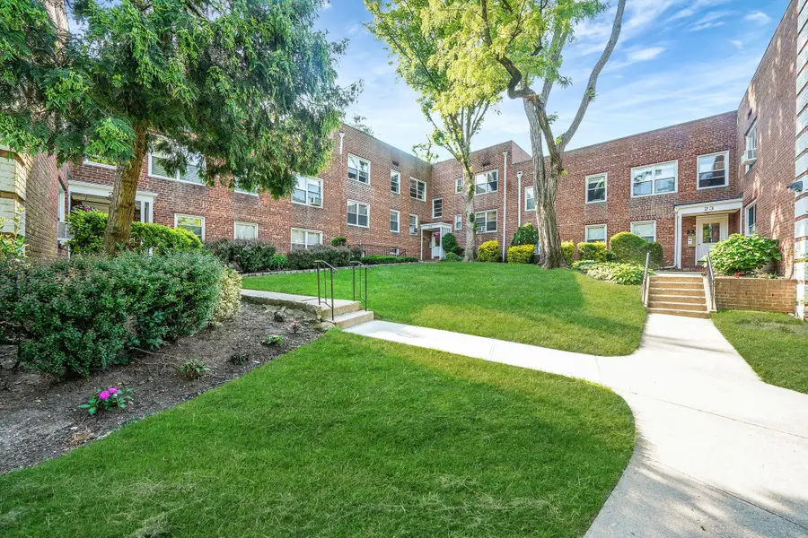 23 Edwards Street #1C, Roslyn Heights, NY 11577 - Image #3