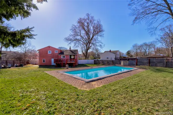 12 Kaymac Street, Brentwood, NY 11717