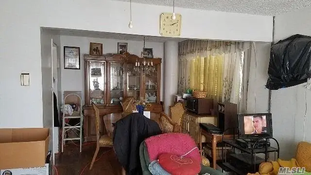 492 Pershing Boulevard, Rockville Centre, NY 11570 - Image #3