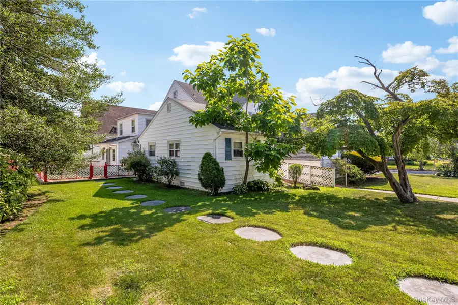 24 Lawrence Avenue, Rockville Centre, NY 11570 - Image #2