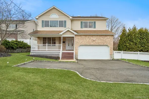 1 Fairway Drive, Old Bethpage, NY 11804