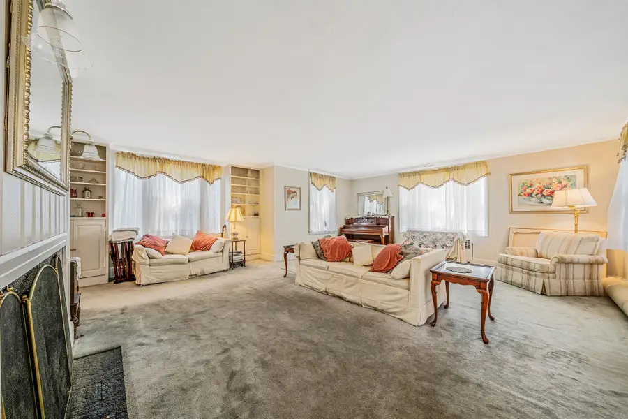 159 Brixton Road, Garden City, NY 11530 - Image #3