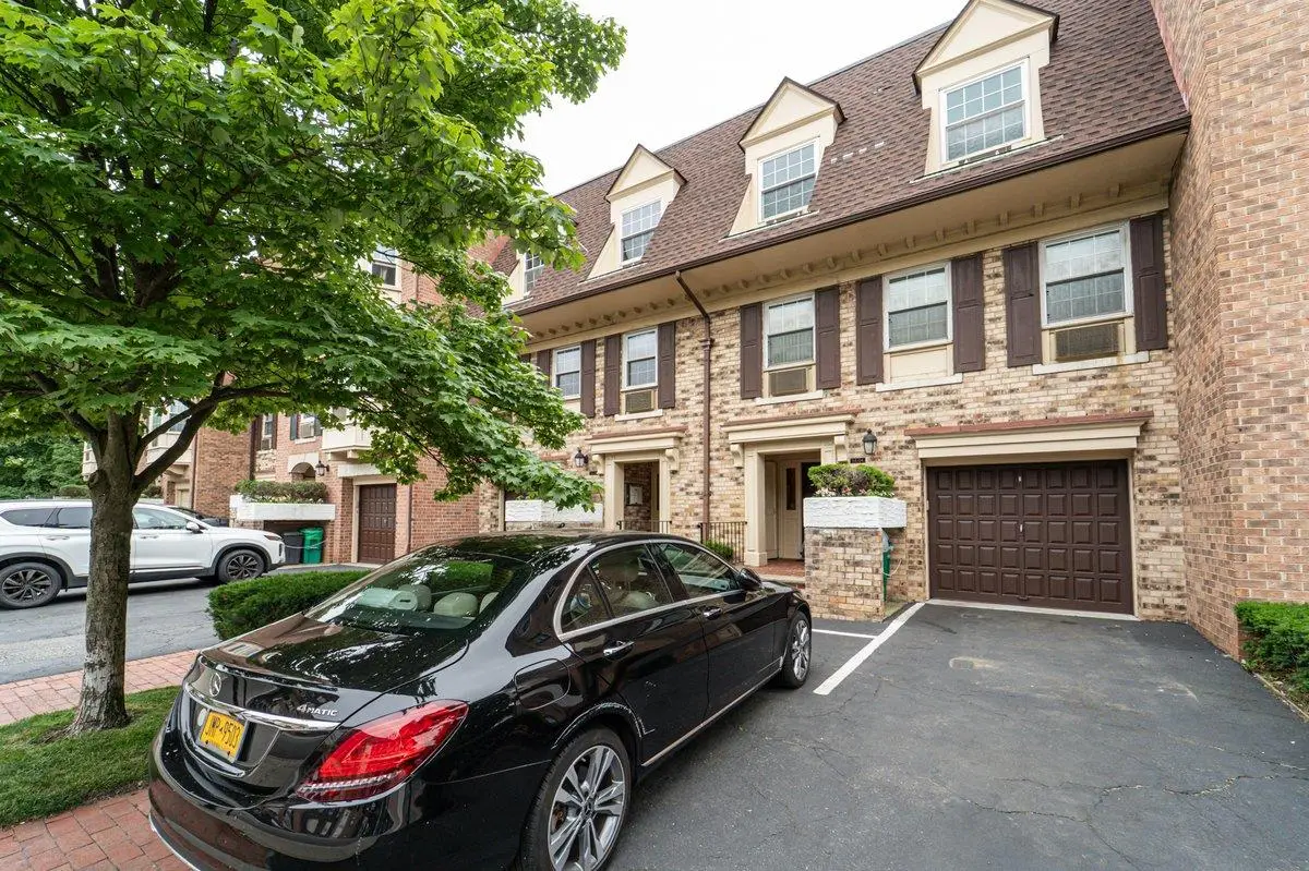 1404 Bonnie Lane #15803, Bayside, NY 11360 - Image #1