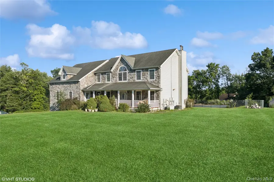 10 Willys Court, Rock Tavern, NY 12575 - Image #2