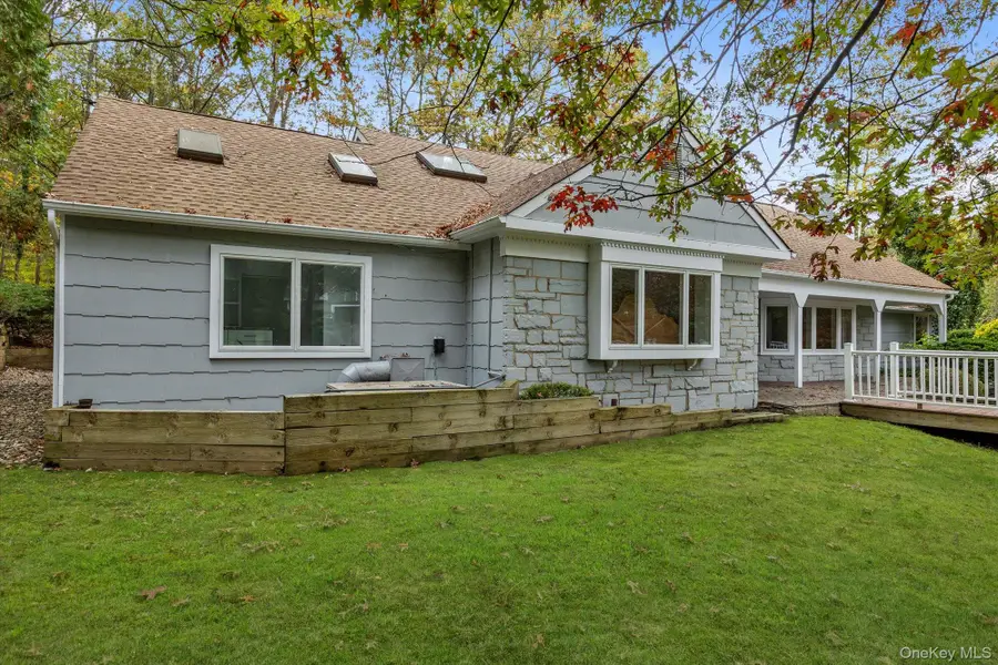 2 Westbourne Lane, Melville, NY 11747 - Image #2