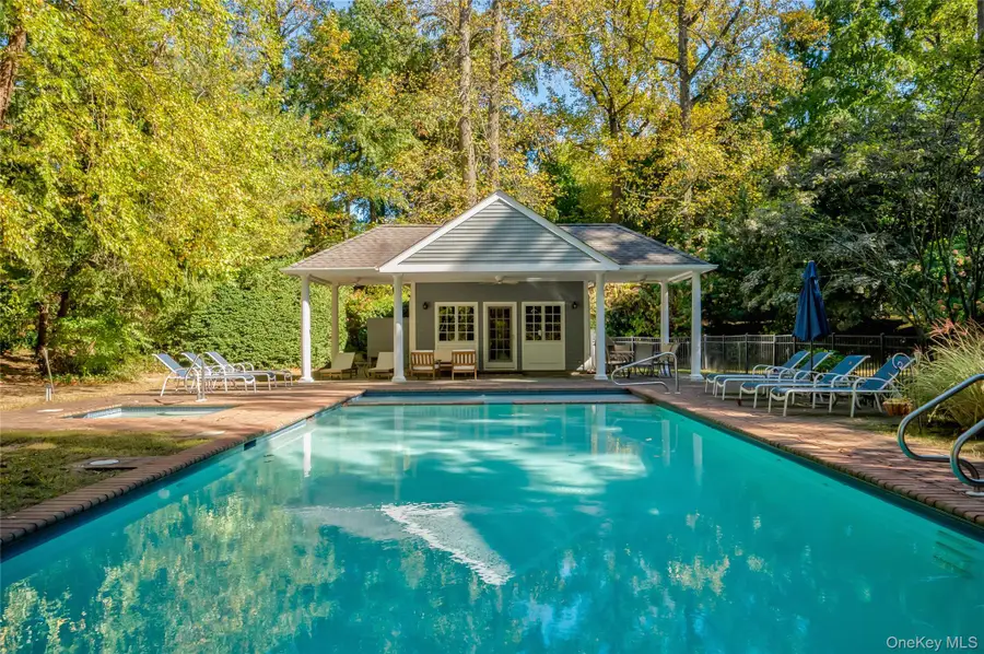 18 Harriman Drive, Sands Point, NY 11050 - Image #3