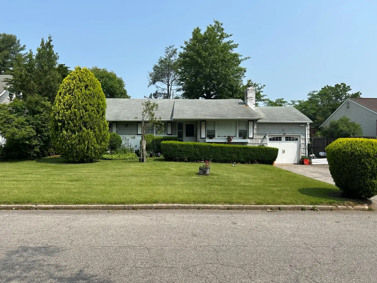 21 Stillman Road, Glen Cove, NY 11542 - #1