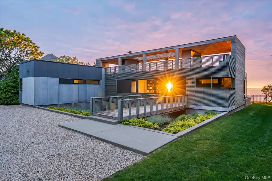 470 Lloyds Lane, Mattituck, NY 11952 - Image #2