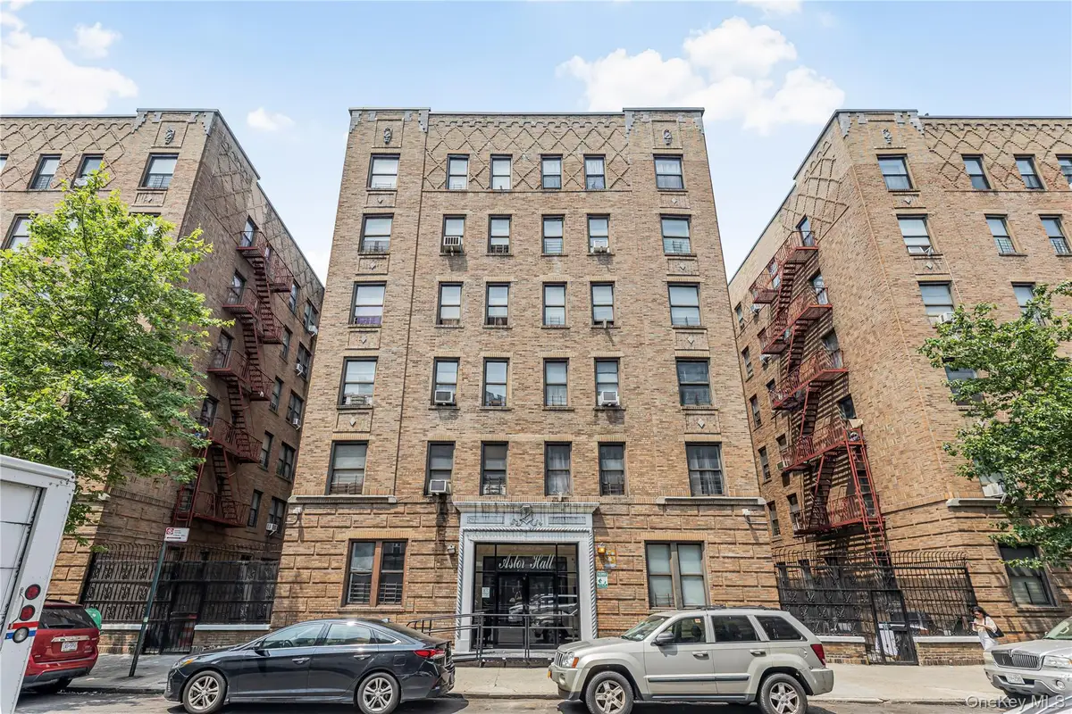 2187 Holland Avenue #2J, Bronx, NY 10462 - Image #1