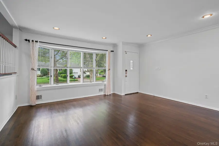 1016 Westminster Avenue, Dix Hills, NY 11746 - Image #3