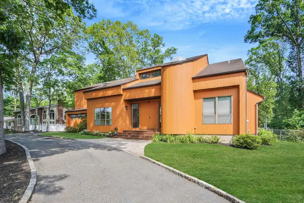 318 Sheep Pasture Road, East Setauket, NY 11733