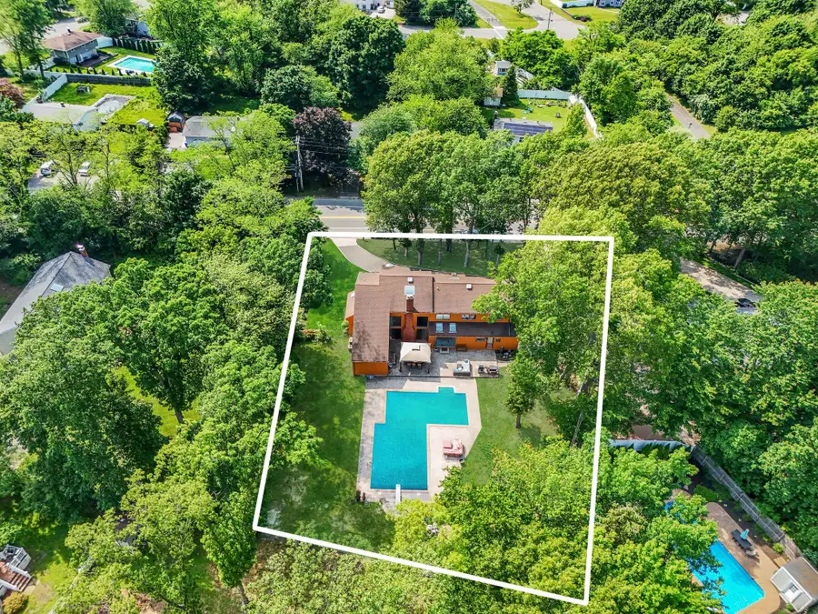 318 Sheep Pasture Road, East Setauket, NY 11733 - Image #3