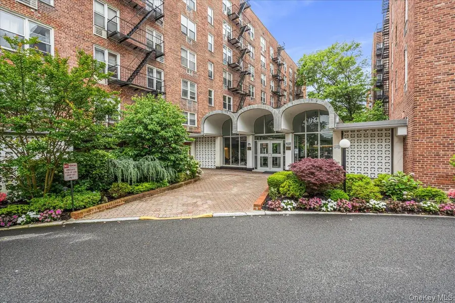 54-44 Little Neck Parkway #5G, Little Neck, NY 11362 - Image #2