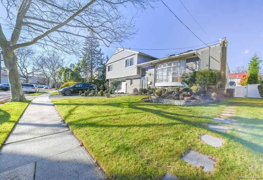 972 S End, Woodmere, NY 11598 - Image #2
