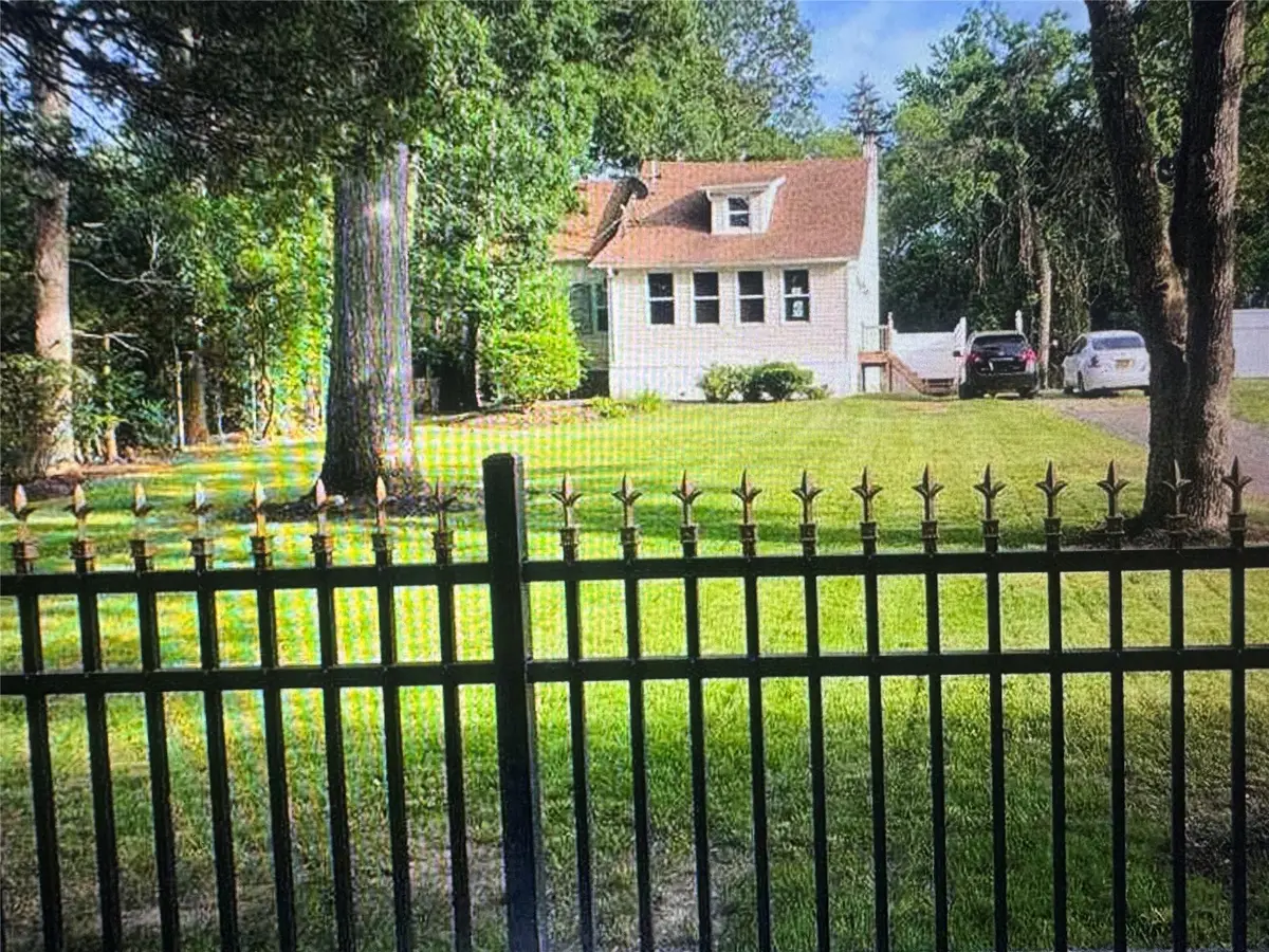 40 Inwood Avenue, Selden, NY 11784 - Image #1