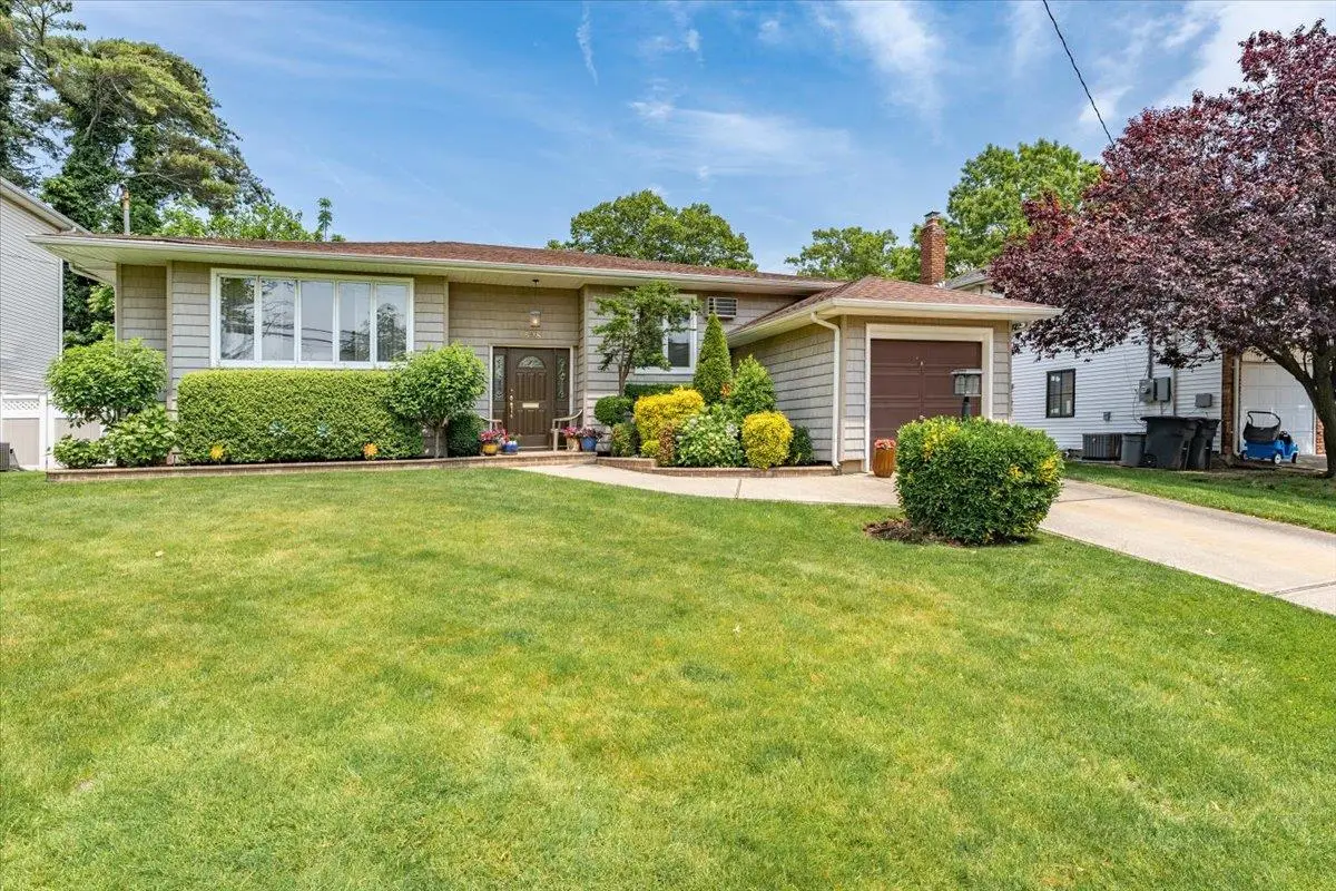 528 Longacre Avenue, Woodmere, NY 11598 - Image #1