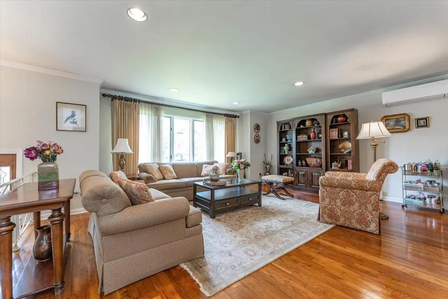 528 Longacre Avenue, Woodmere, NY 11598 - Image #3