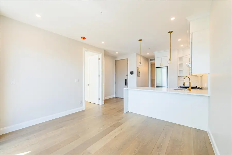 4209 Hampton Street #4B, Elmhurst, NY 11373 - Image #2