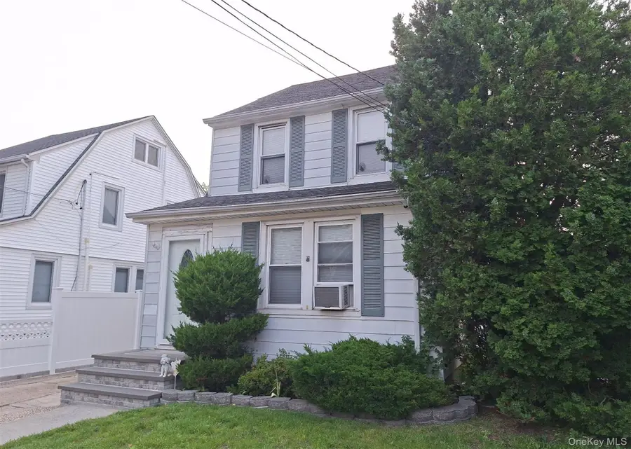 15 Stratford Avenue, Williston Park, NY 11596 - Image #2