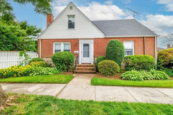 360 Foch Boulevard, Mineola, NY 11501