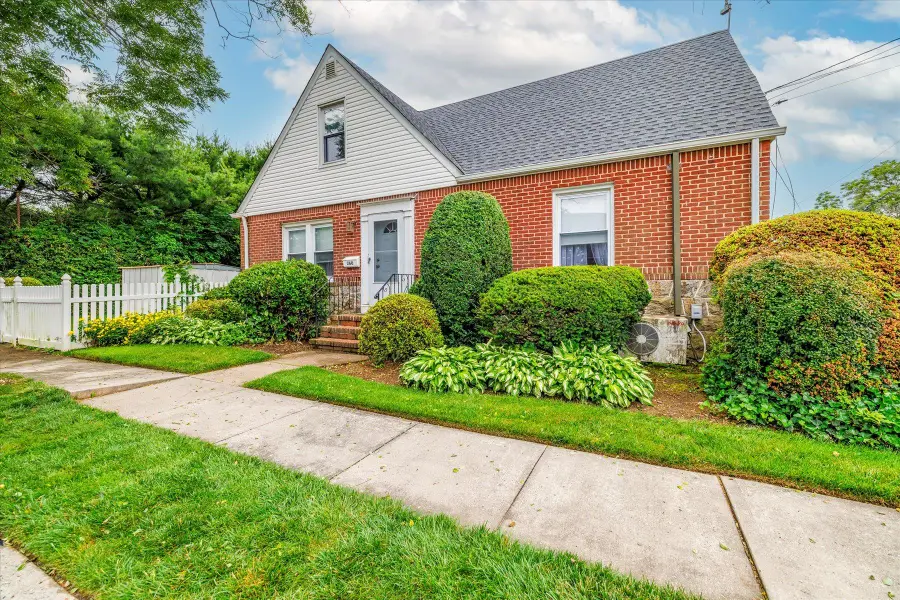 360 Foch Boulevard, Mineola, NY 11501 - Image #2