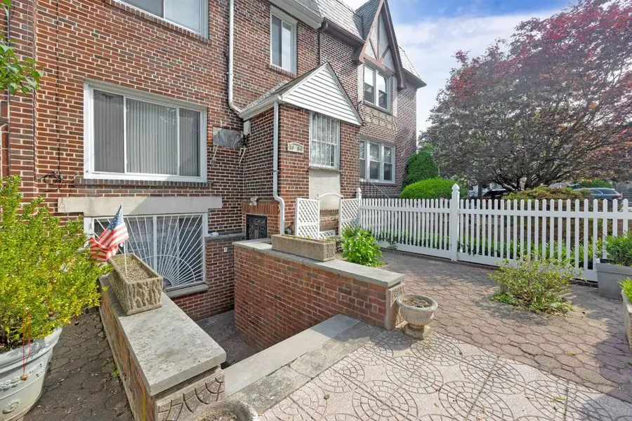 80-04 Cowles Court, Middle Village, NY 11379 - Image #2