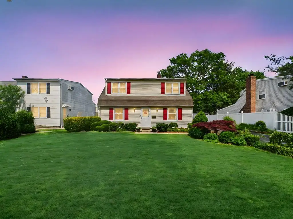 335 Loring Road, Levittown, NY 11756 - Image #1