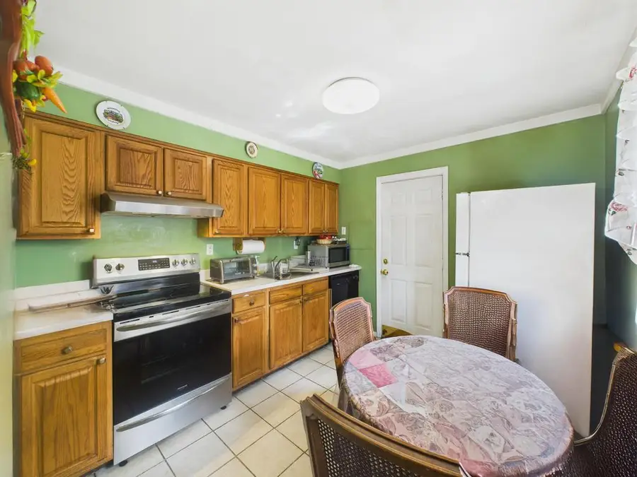 335 Loring Road, Levittown, NY 11756 - Image #3