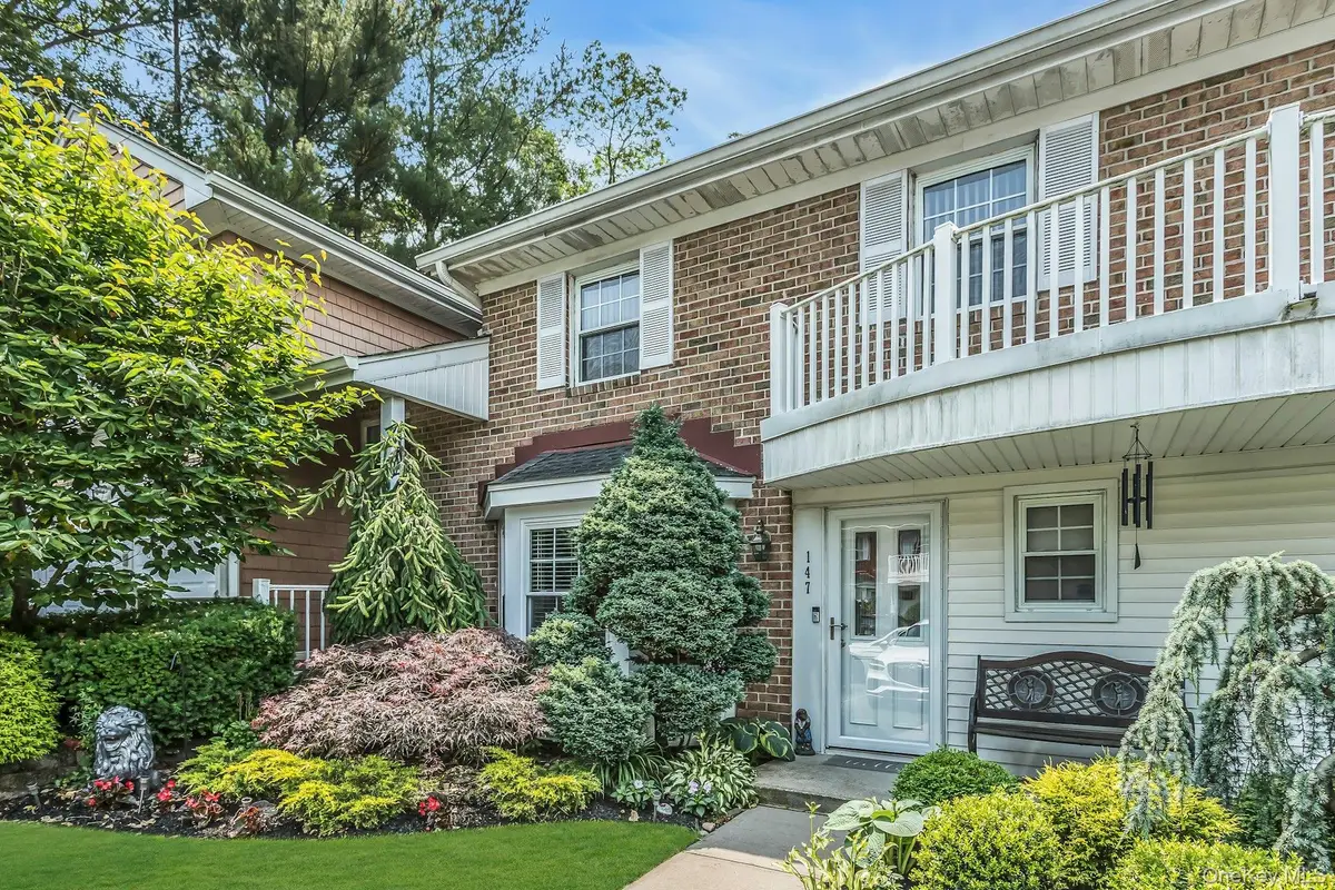 147 The Knoll, Syosset, NY 11791 - Image #1