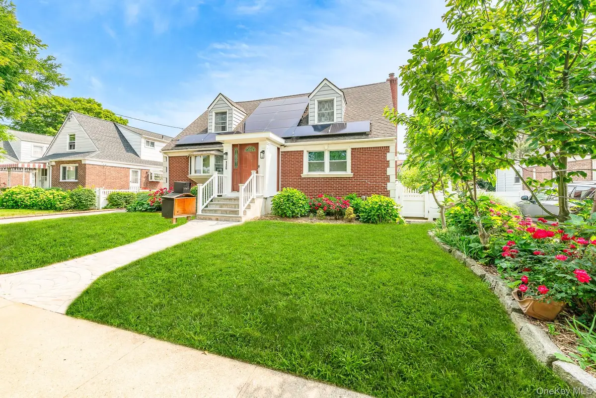 136 Wardwell Road, Mineola, NY 11501 - Image #1