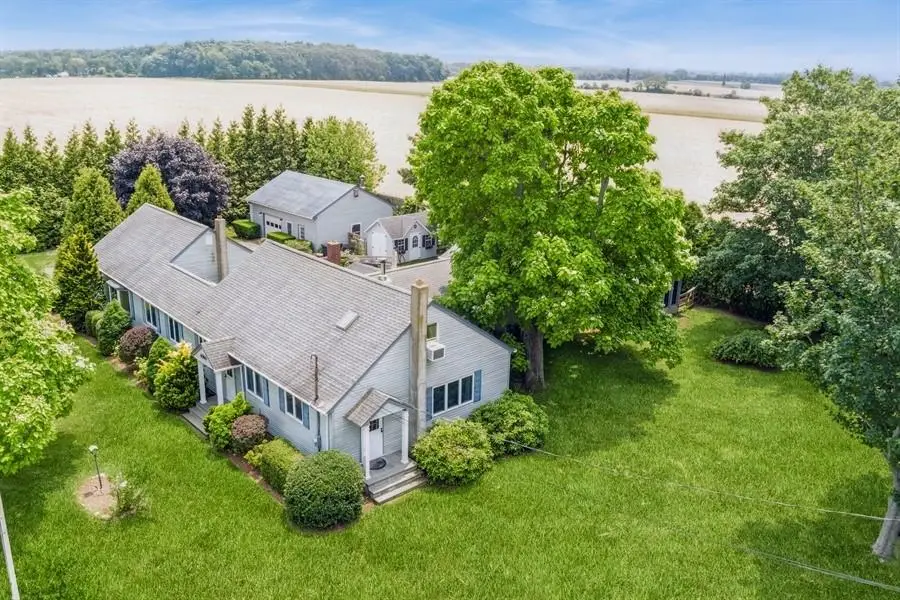 6580 Oregon Road, Cutchogue, NY 11935 - Image #1