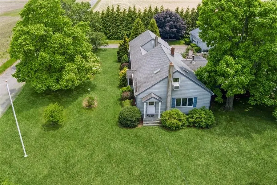 6580 Oregon Road, Cutchogue, NY 11935 - Image #2