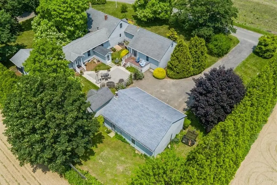 6580 Oregon Road, Cutchogue, NY 11935 - Image #3